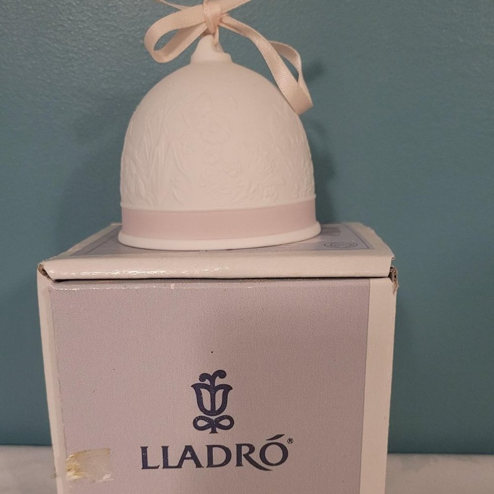 Lladro collectors society 4 seasons bell pink Spring 1991 vintage